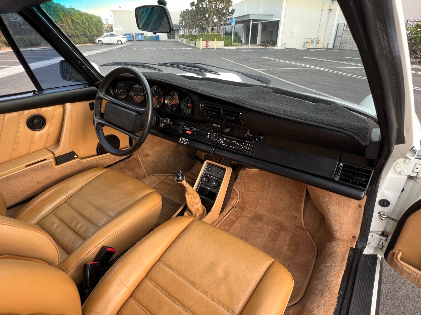 Porsche-911-Cabriolet-1989-White-Tan-161713-14