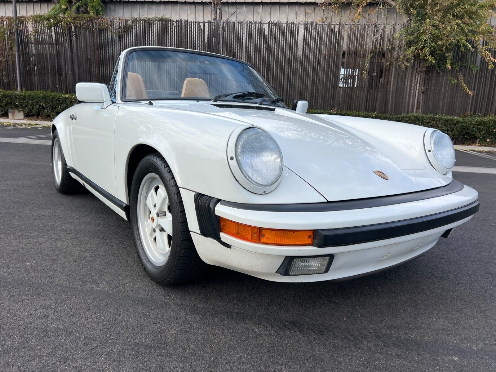 Porsche-911-Cabriolet-1989-White-Tan-161713-3