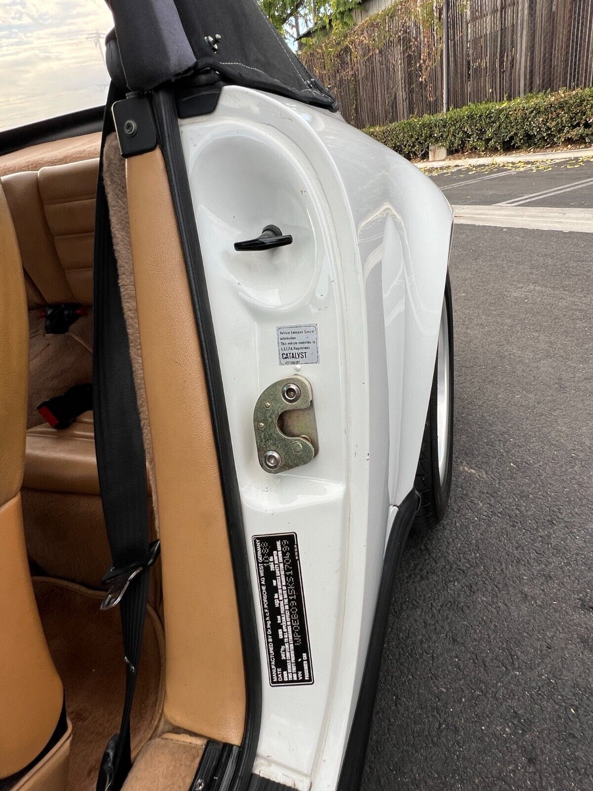 Porsche-911-Cabriolet-1989-White-Tan-161713-30