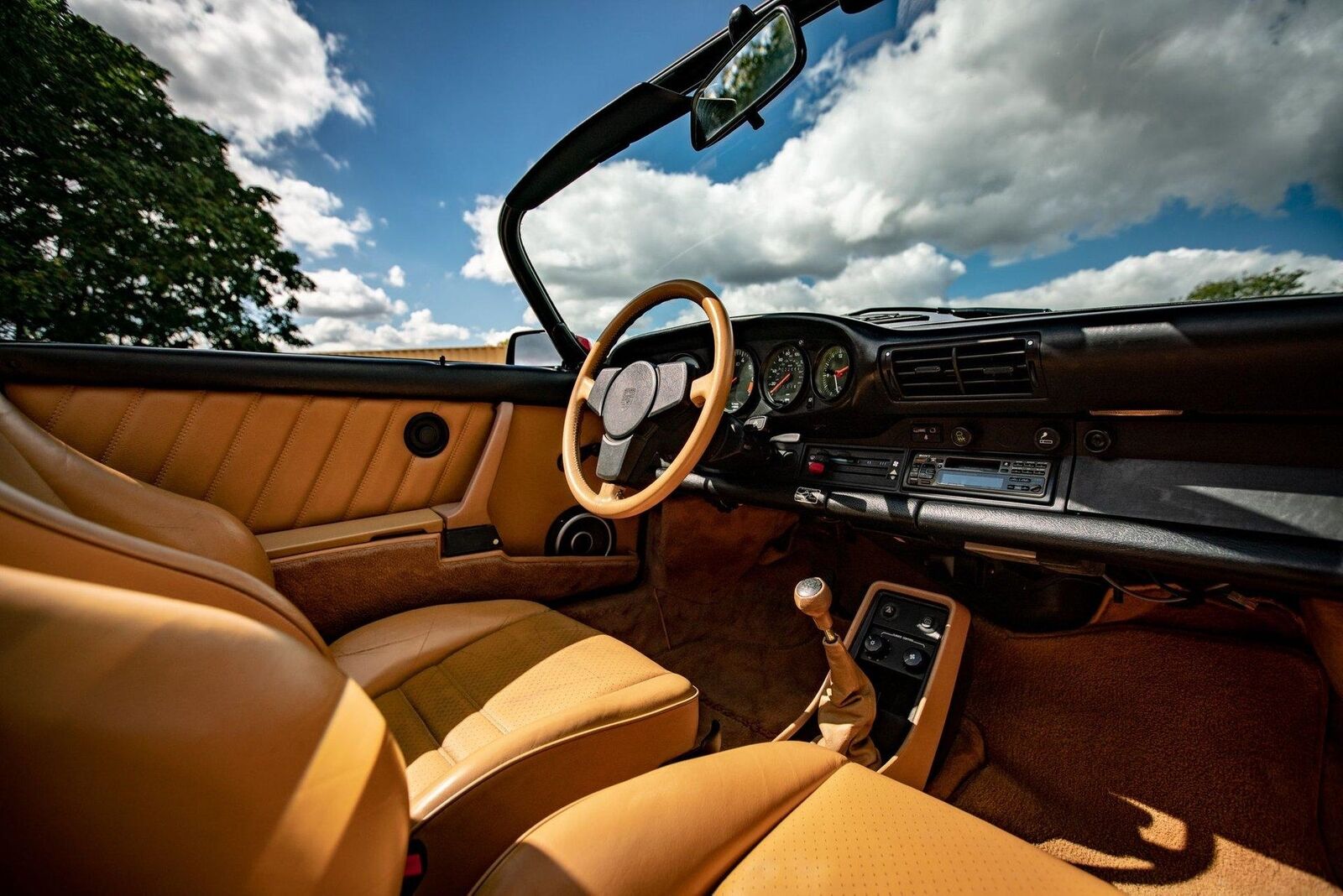 Porsche-911-Carrera-Speedster-Cabriolet-1989-Red-Tan-52576-7