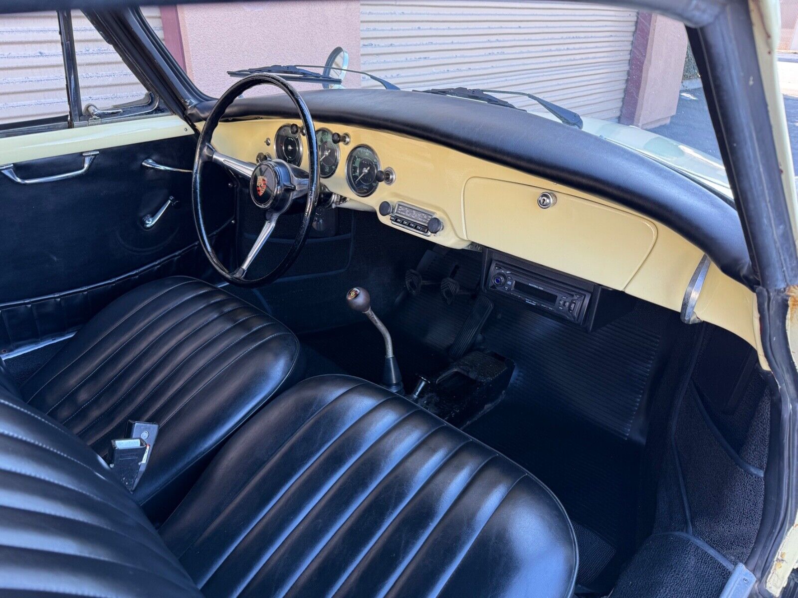 Porsche-911-Coupe-1962-Yellow-71312-10