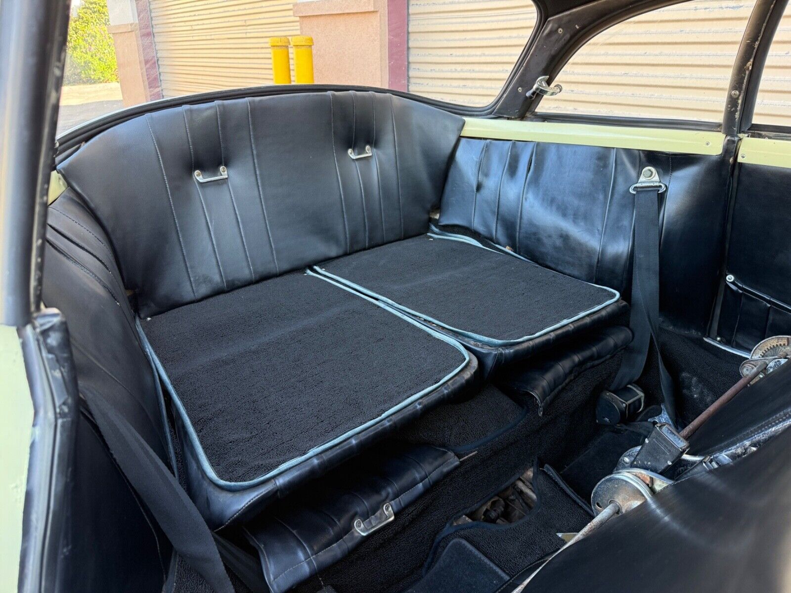 Porsche-911-Coupe-1962-Yellow-71312-12