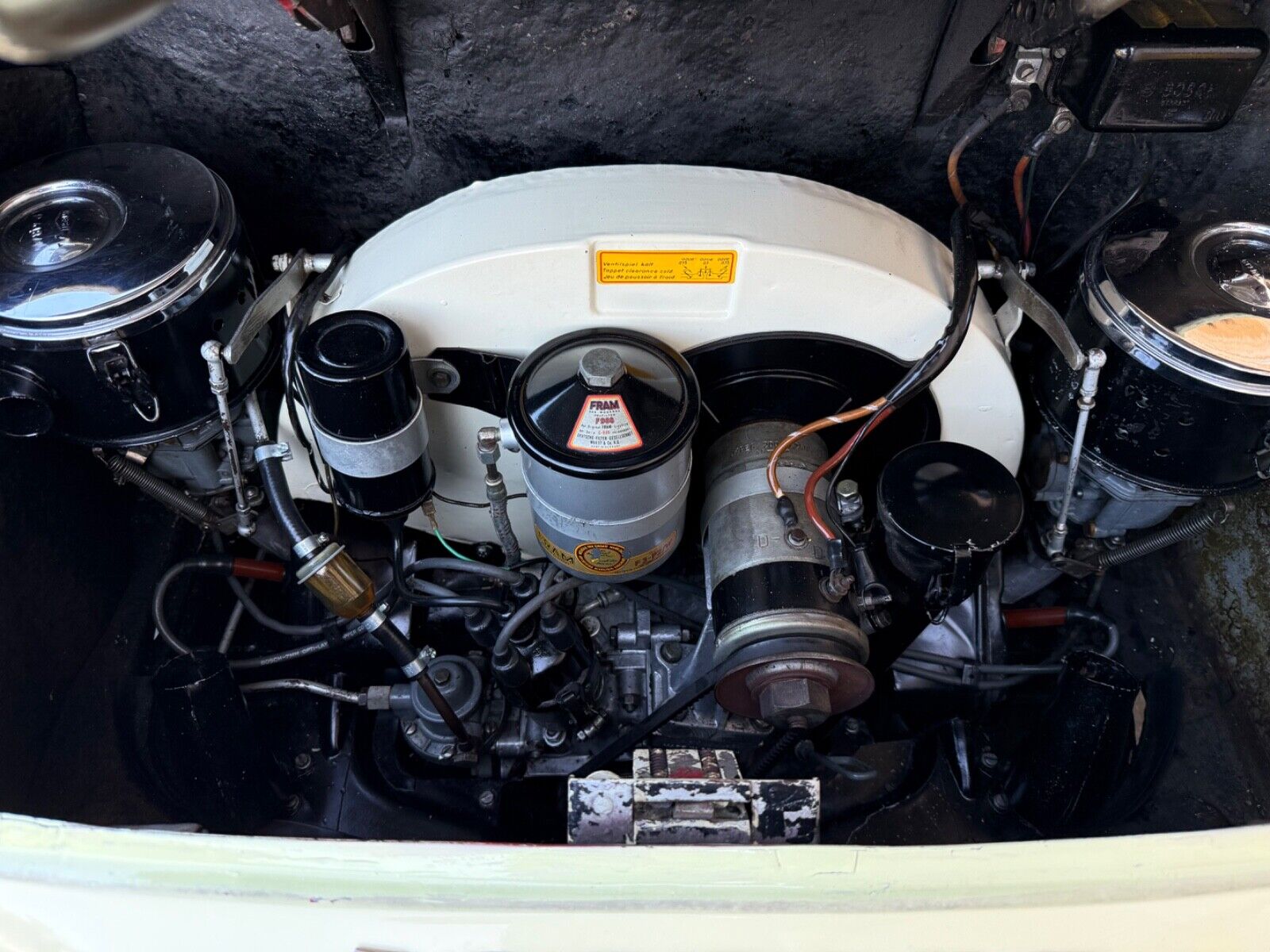 Porsche-911-Coupe-1962-Yellow-71312-15