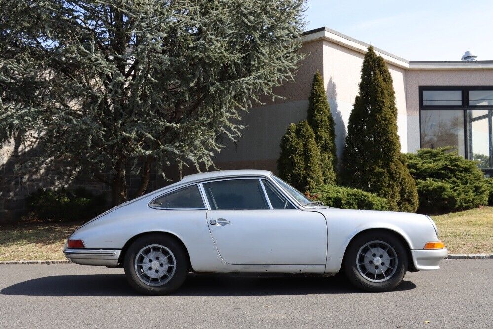 Porsche-911-Coupe-1965-Silver-Black-0-2