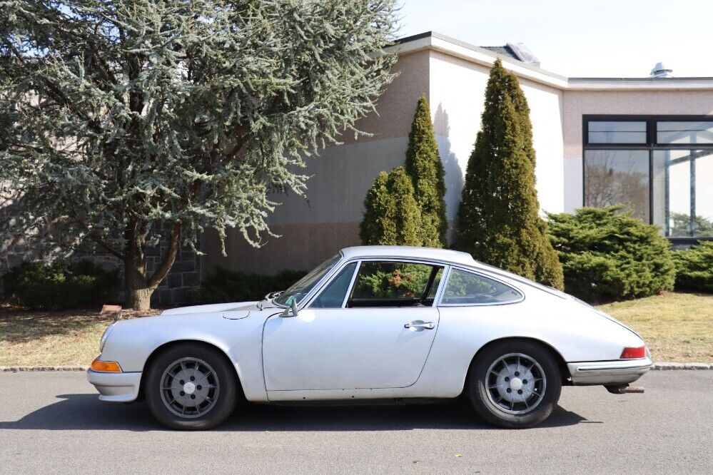 Porsche-911-Coupe-1965-Silver-Black-0-3