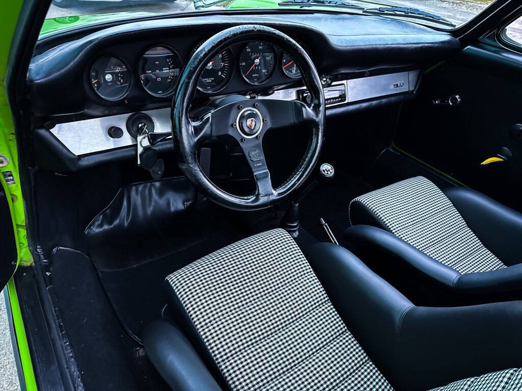 Porsche-911-Coupe-1967-Green-Black-119138-19