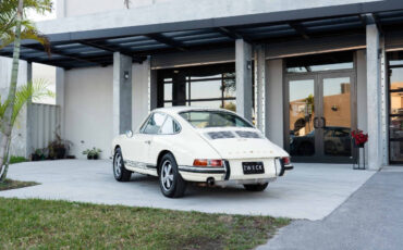 Porsche-911-Coupe-1968-White-Black-195501-14