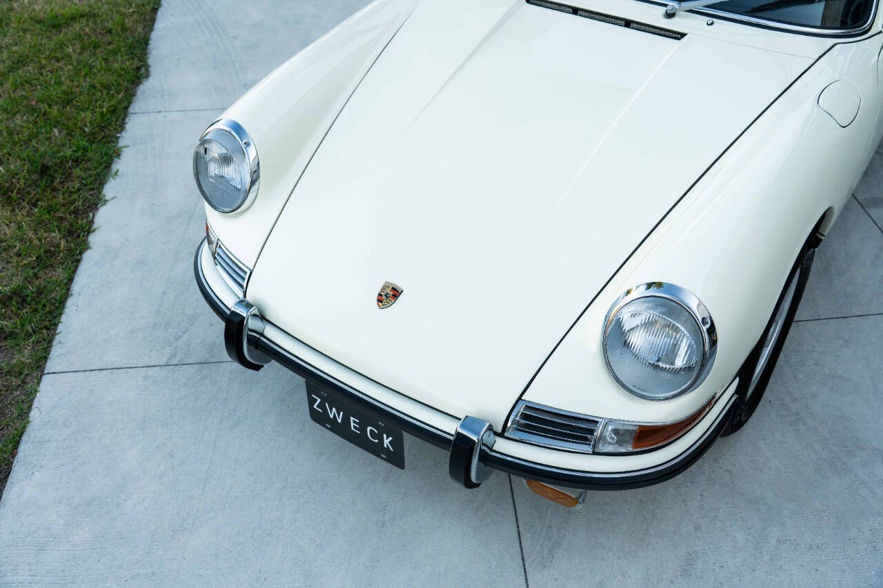 Porsche-911-Coupe-1968-White-Black-195501-18