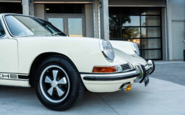 Porsche-911-Coupe-1968-White-Black-195501-19