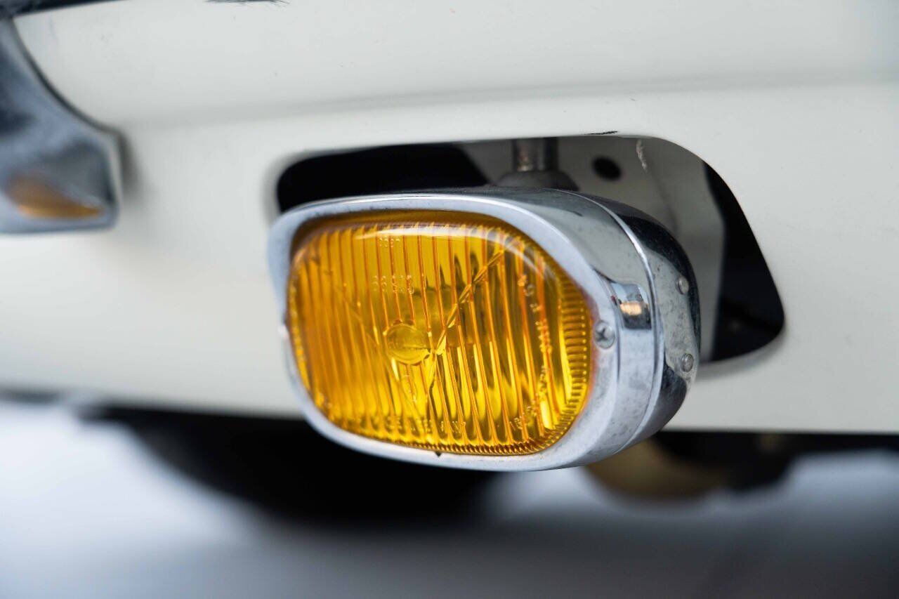 Porsche-911-Coupe-1968-White-Black-195501-23