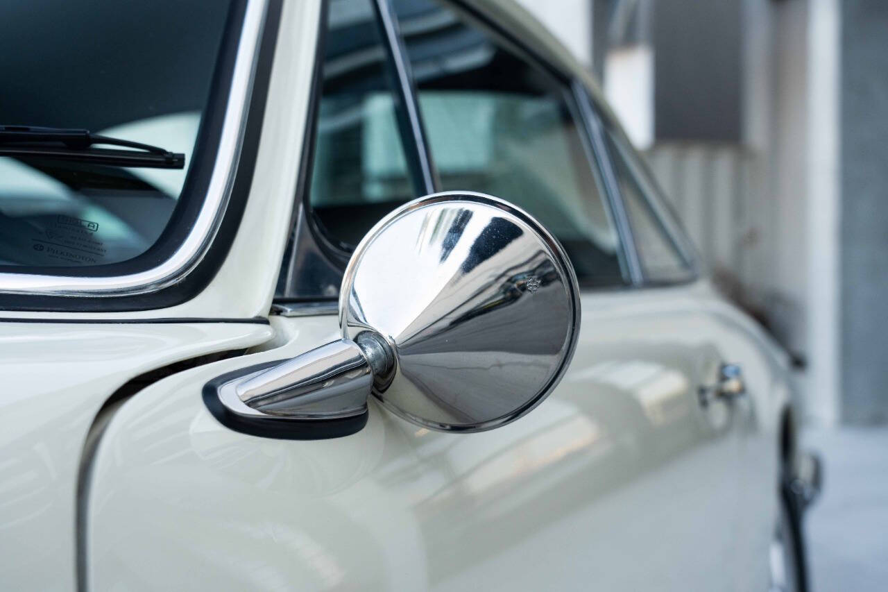 Porsche-911-Coupe-1968-White-Black-195501-28