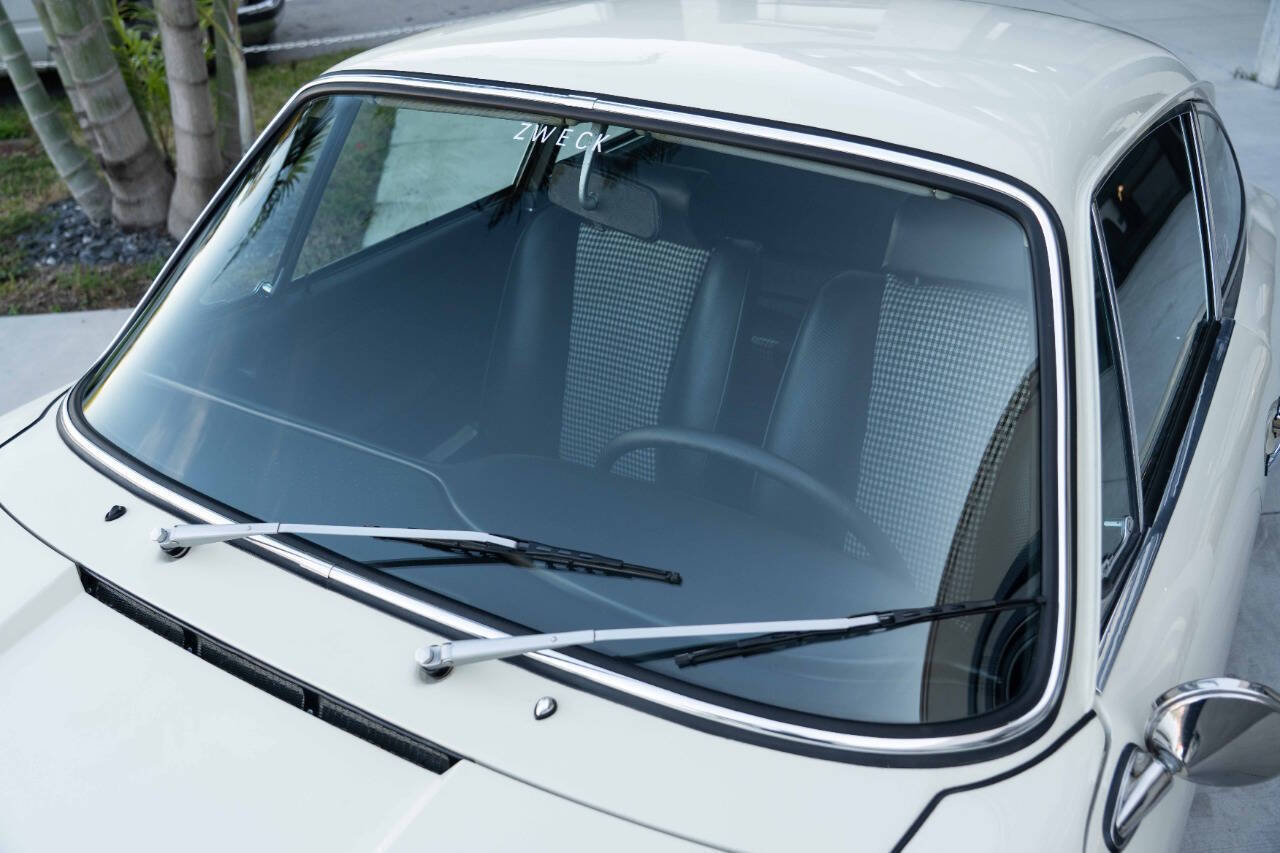 Porsche-911-Coupe-1968-White-Black-195501-29