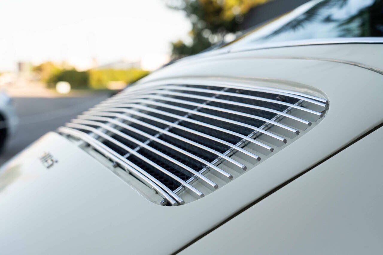 Porsche-911-Coupe-1968-White-Black-195501-39