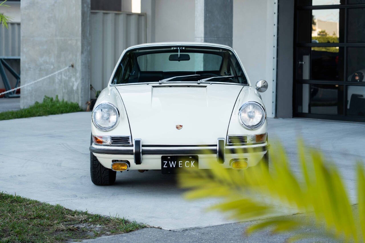 Porsche-911-Coupe-1968-White-Black-195501-7