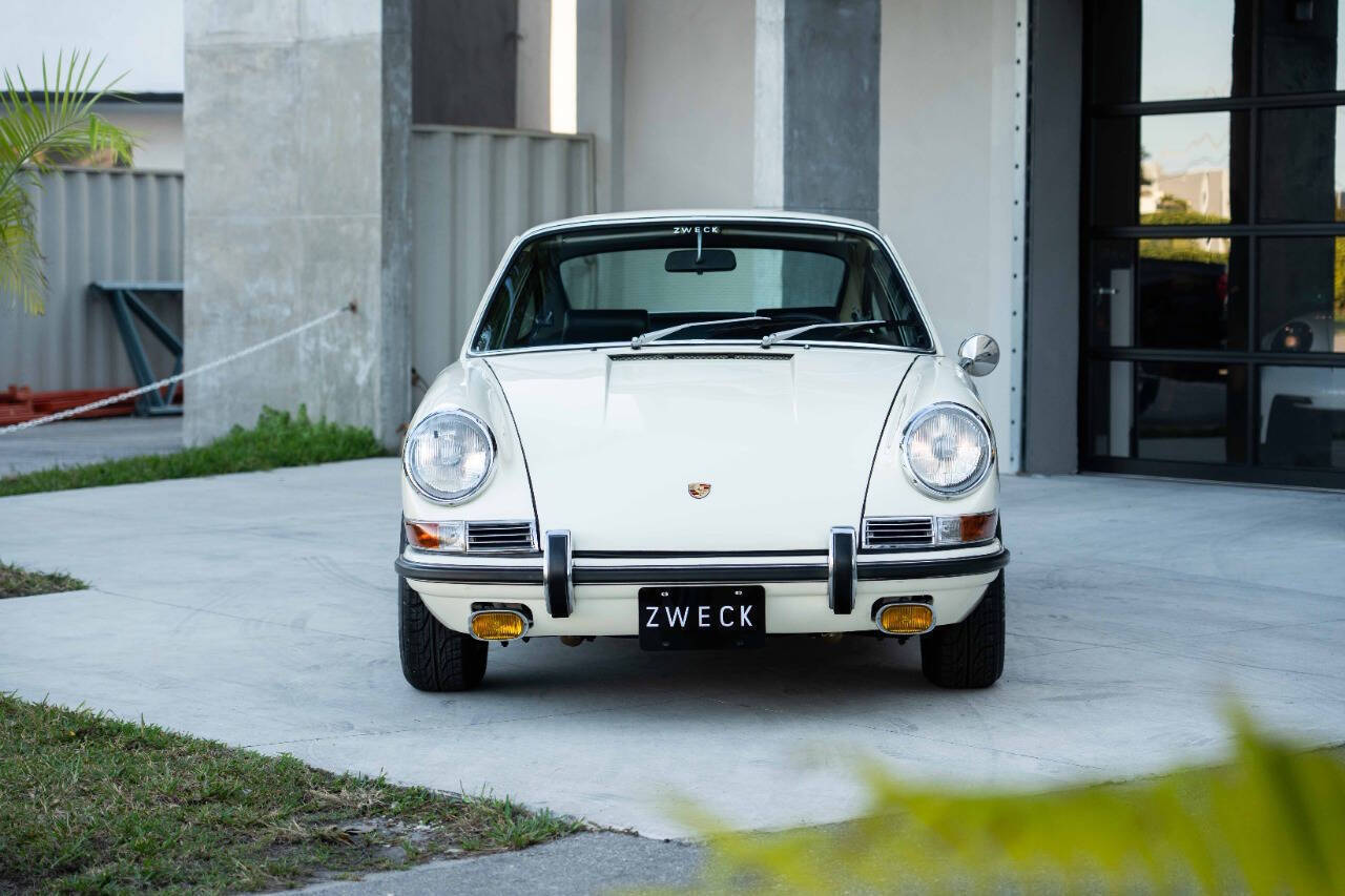 Porsche-911-Coupe-1968-White-Black-195501-8