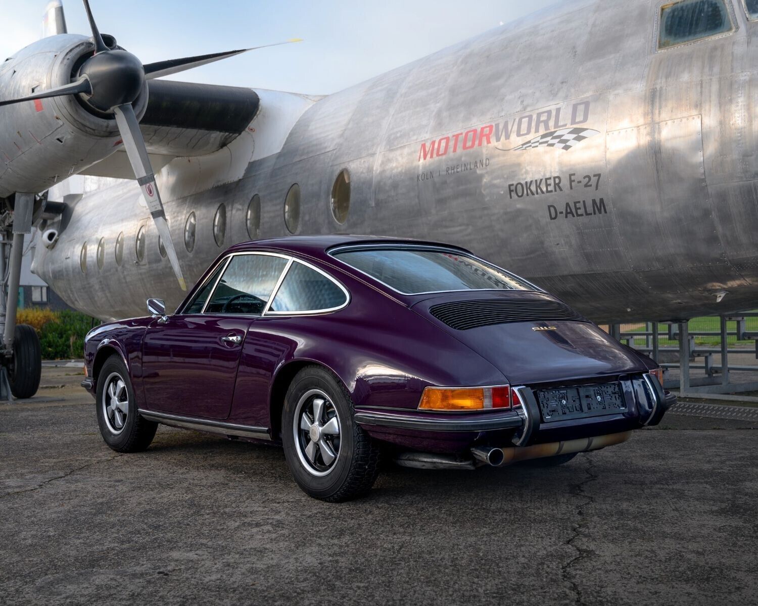 Porsche-911-Coupe-1972-Burgundy-Black-140979-5