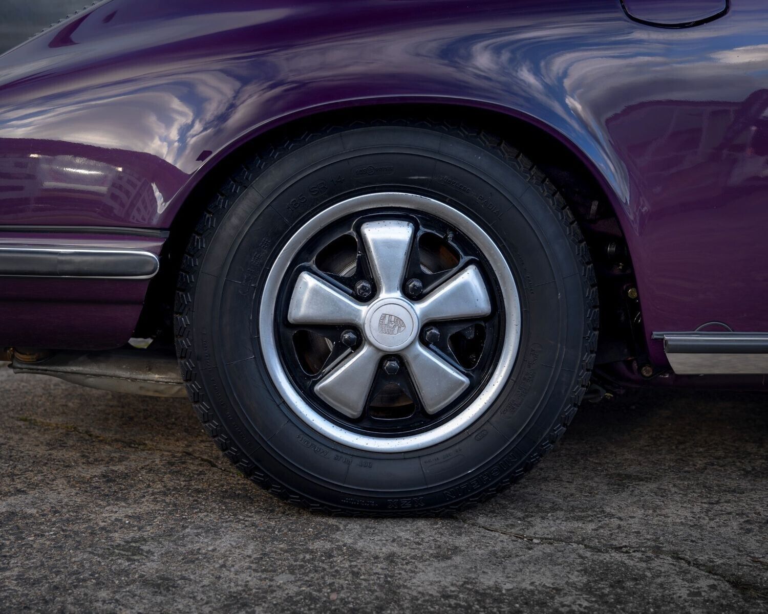 Porsche-911-Coupe-1972-Burgundy-Black-140979-6