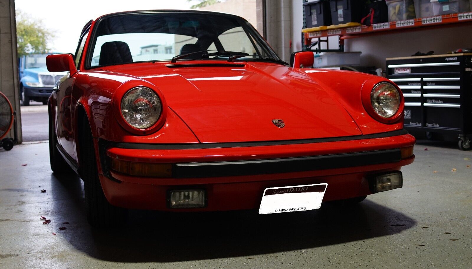 Porsche-911-Coupe-1977-Red-Black-136794-1