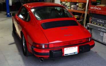 Porsche-911-Coupe-1977-Red-Black-136794-2