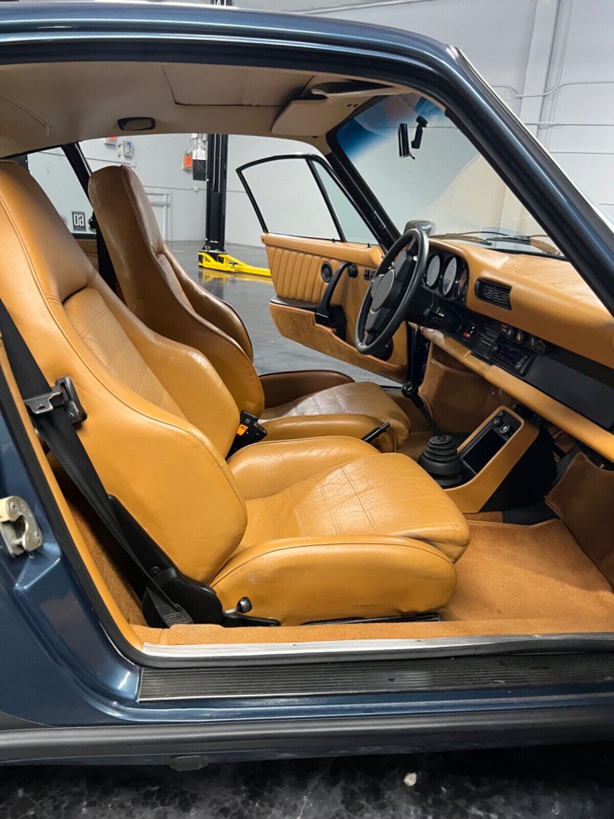 Porsche-911-Coupe-1979-Blue-Brown-102942-18