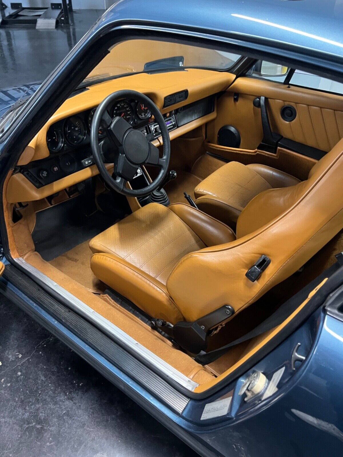 Porsche-911-Coupe-1979-Blue-Brown-102942-19