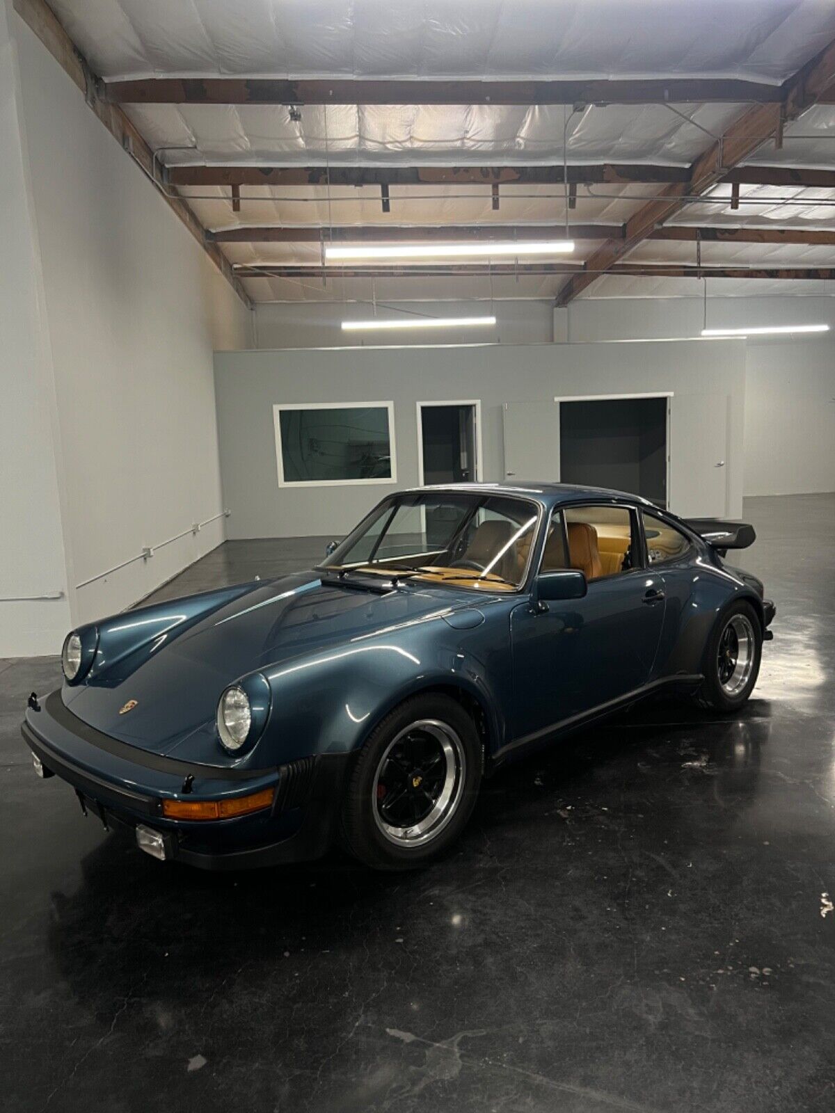 Porsche-911-Coupe-1979-Blue-Brown-102942-32