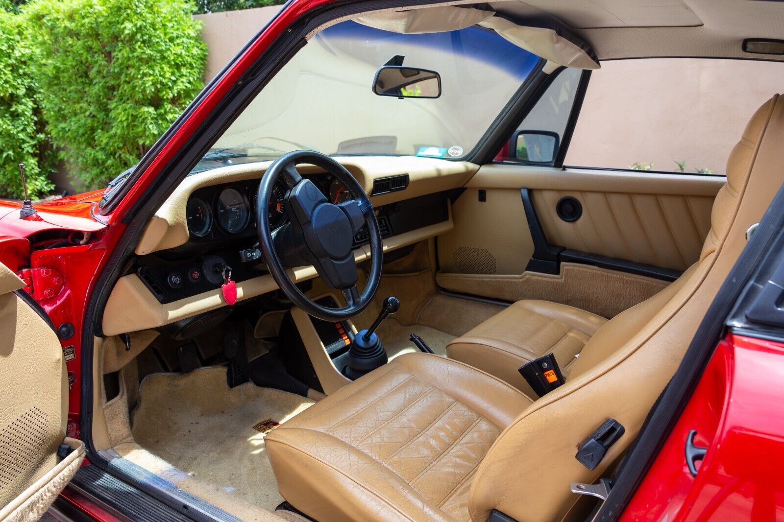 Porsche-911-Coupe-1979-Red-Tan-450132-13