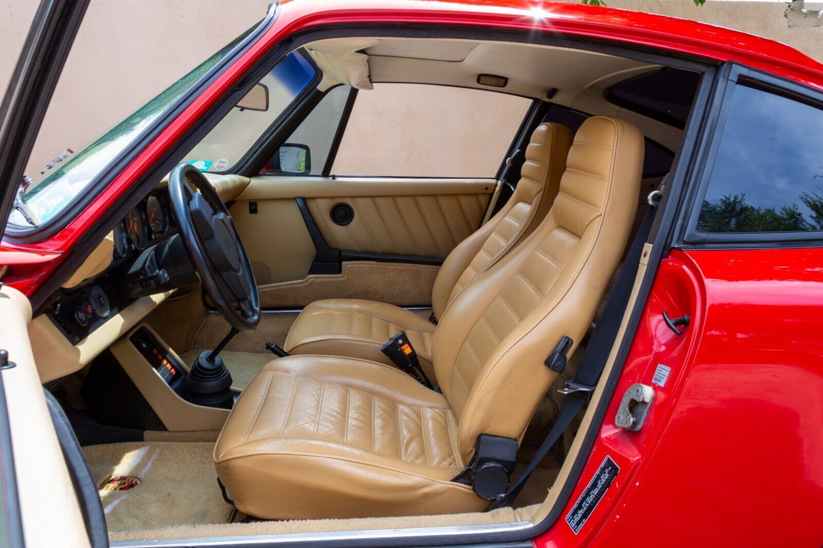 Porsche-911-Coupe-1979-Red-Tan-450132-14