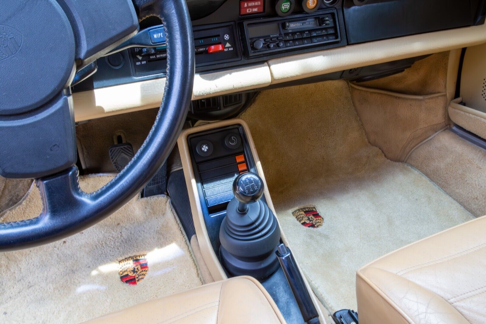 Porsche-911-Coupe-1979-Red-Tan-450132-16