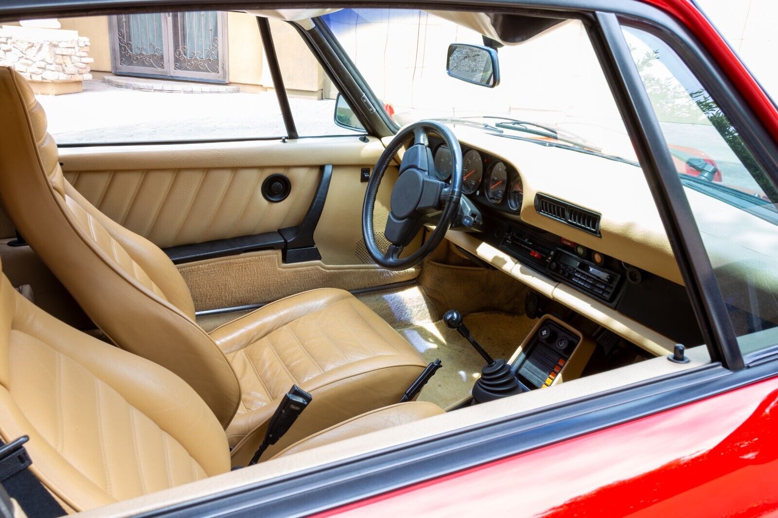 Porsche-911-Coupe-1979-Red-Tan-450132-17