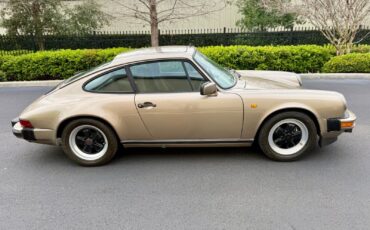 Porsche-911-Coupe-1982-platinum-266461-1