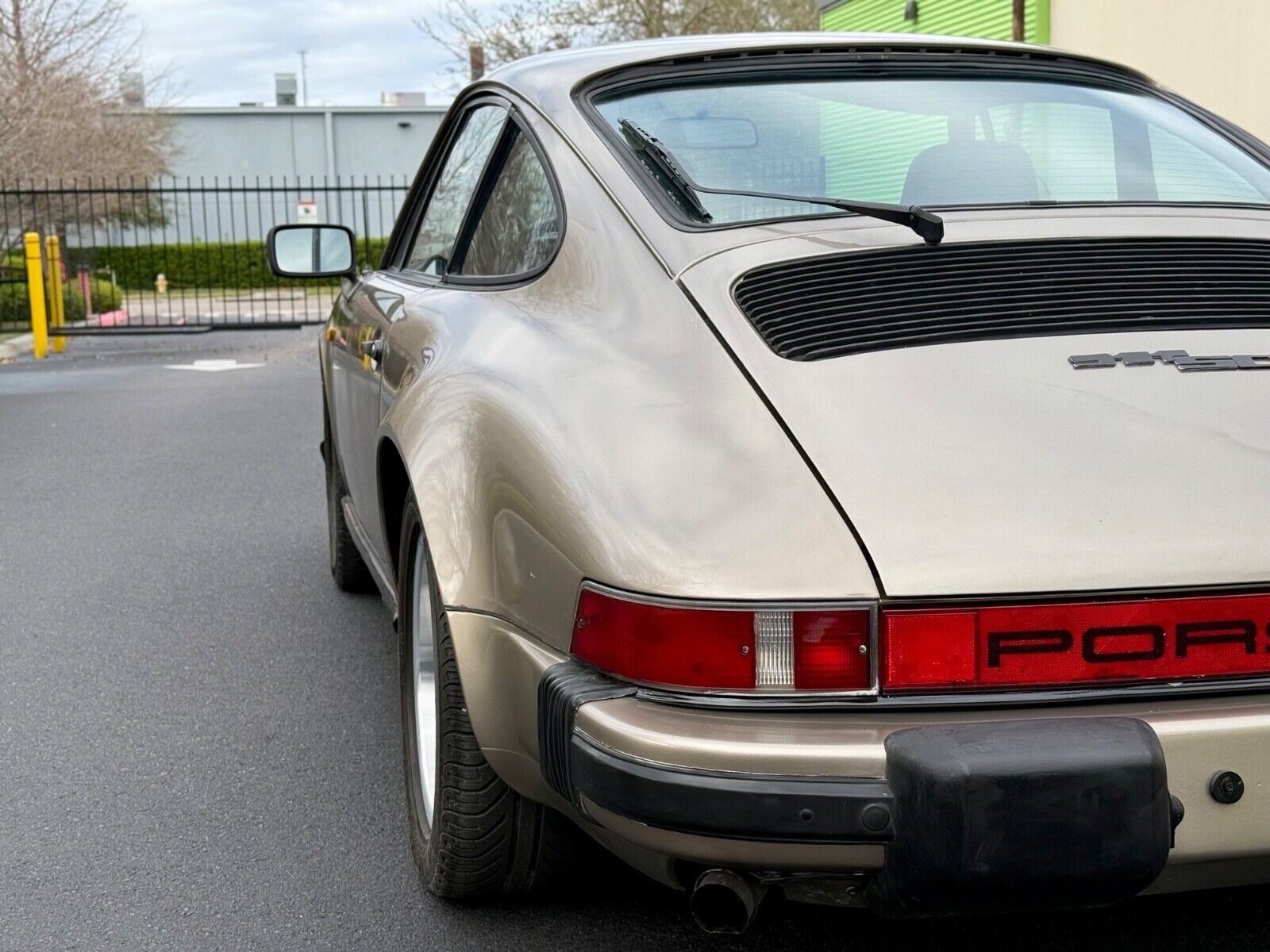 Porsche-911-Coupe-1982-platinum-266461-10