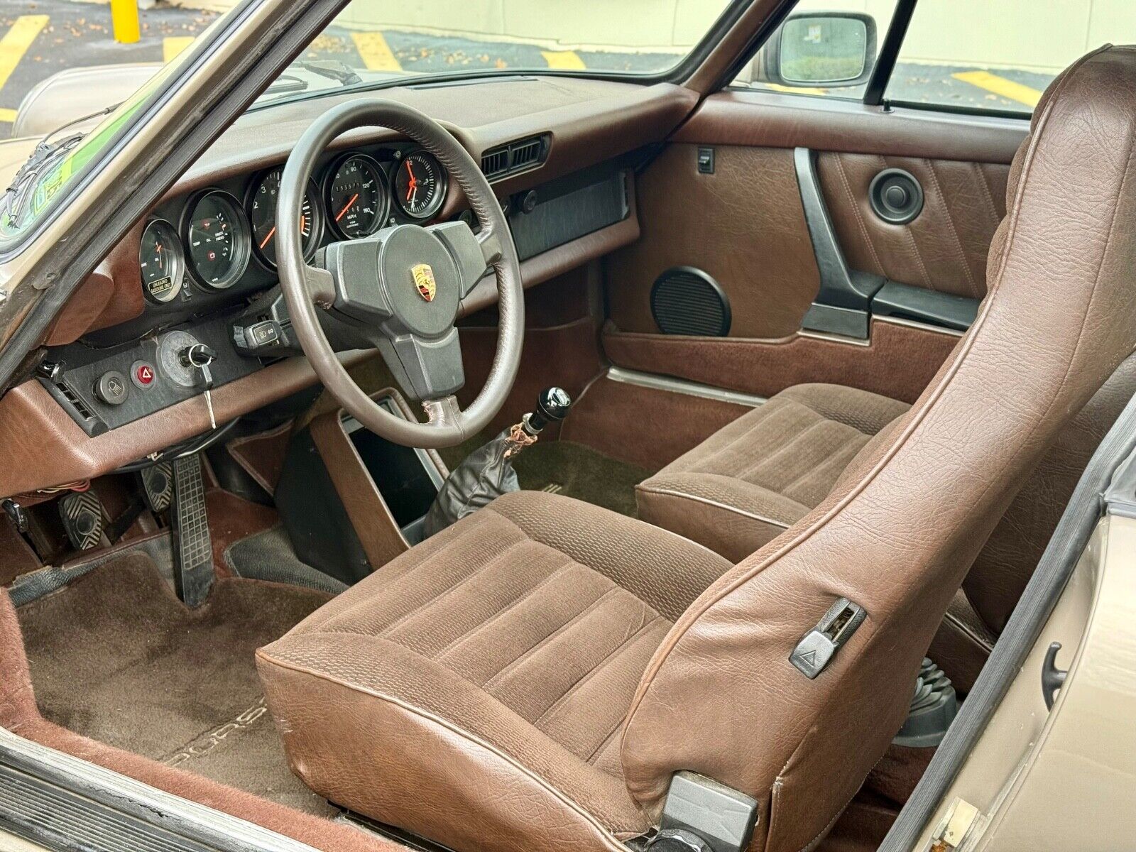 Porsche-911-Coupe-1982-platinum-266461-16