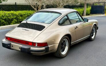 Porsche-911-Coupe-1982-platinum-266461-2