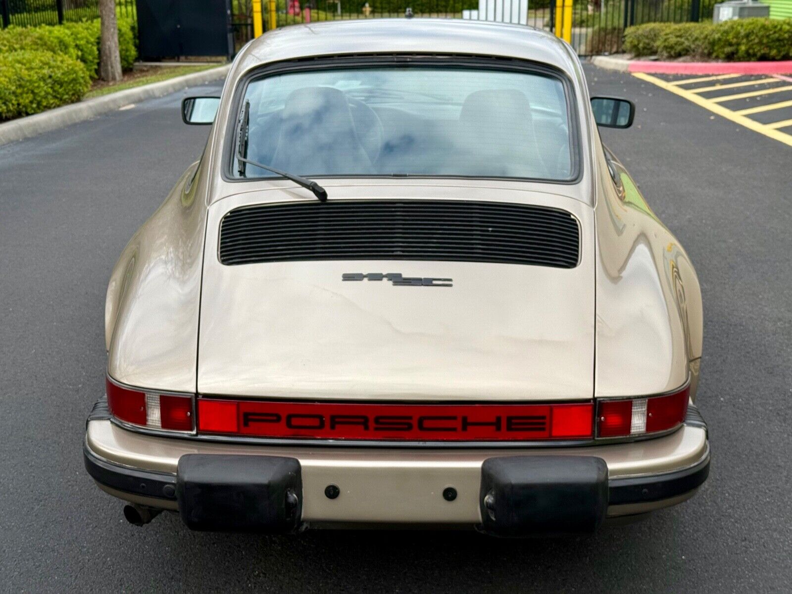 Porsche-911-Coupe-1982-platinum-266461-3