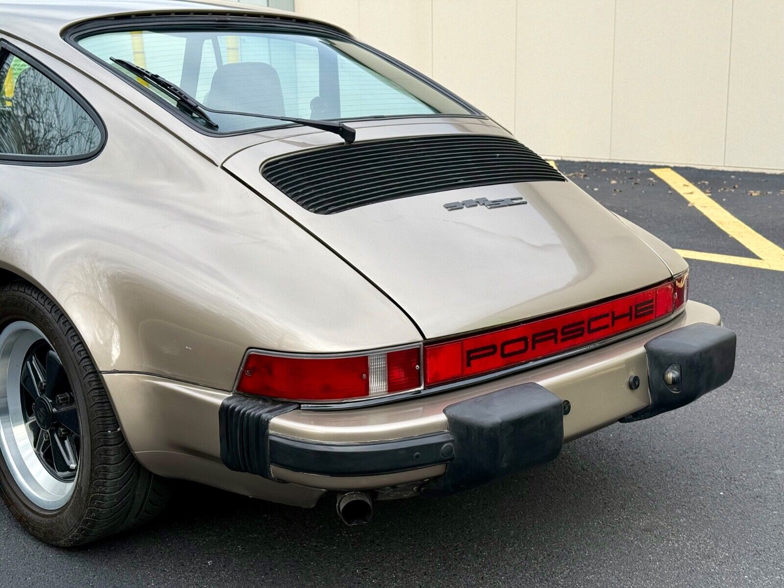 Porsche-911-Coupe-1982-platinum-266461-9