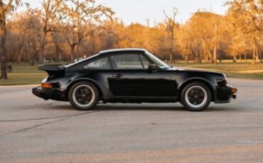 Porsche-911-Coupe-1983-Black-Black-28205-2