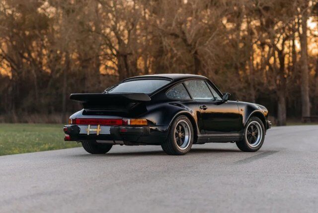 Porsche-911-Coupe-1983-Black-Black-28205-5