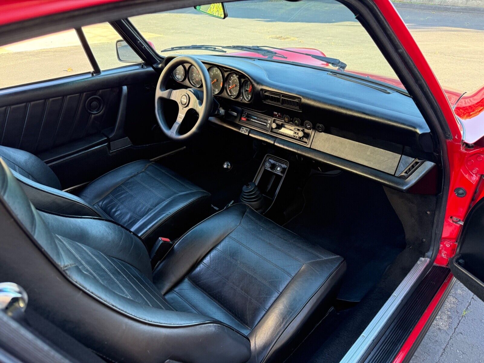 Porsche-911-Coupe-1984-308017-11