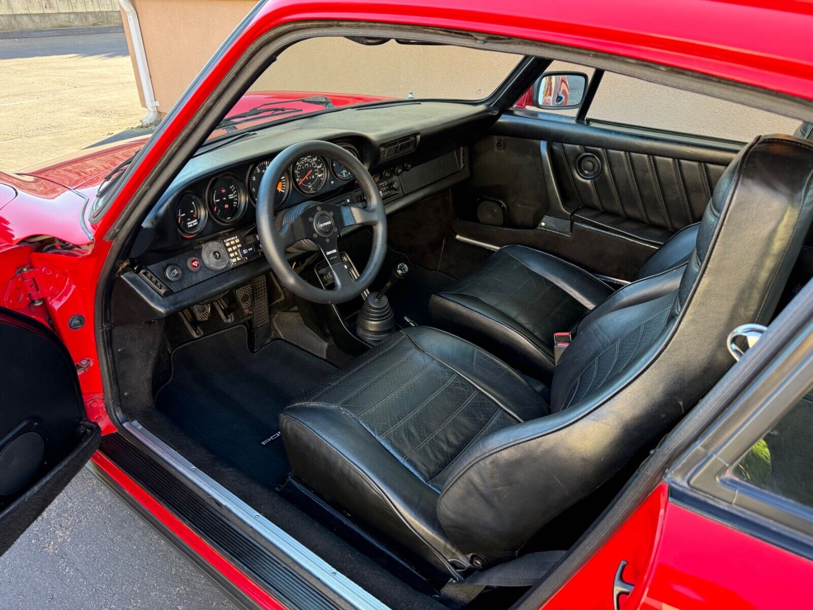 Porsche-911-Coupe-1984-308017-9