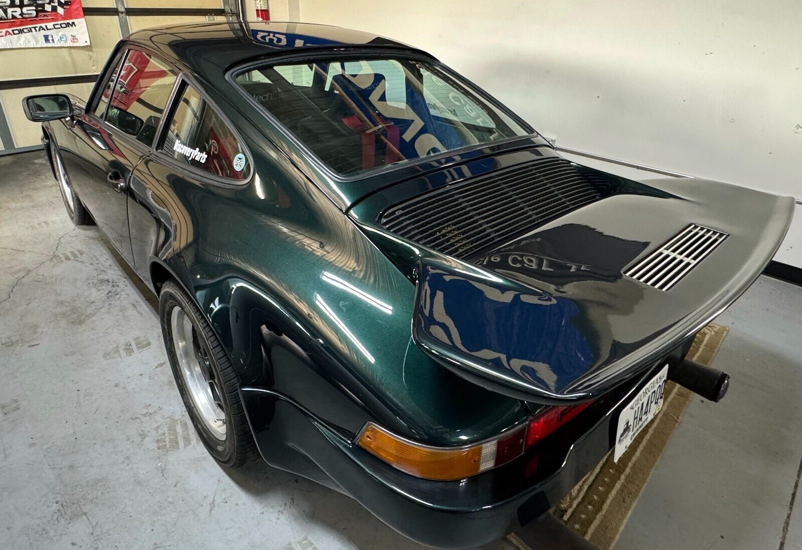 Porsche-911-Coupe-1984-Green-228366-5