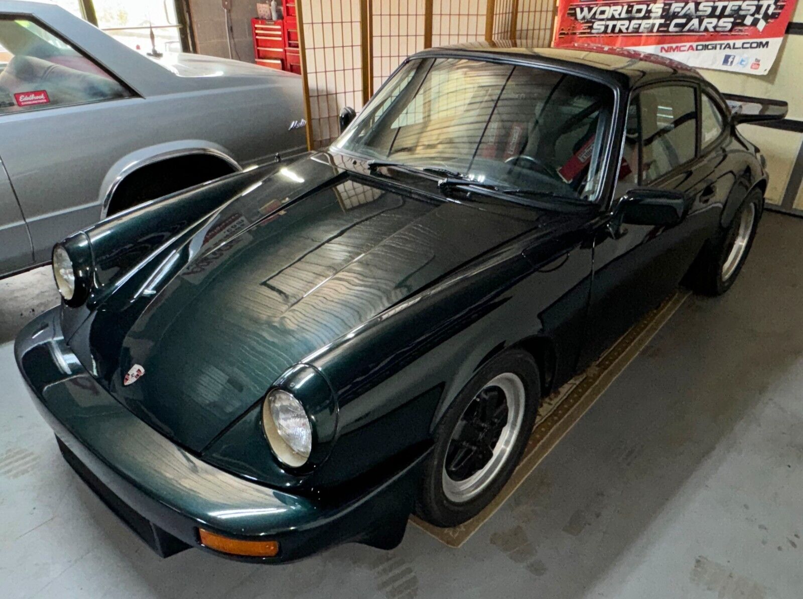 Porsche-911-Coupe-1984-Green-228366-6