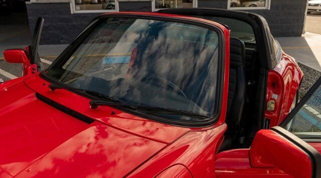 Porsche-911-Coupe-1984-Red-Black-66220-2