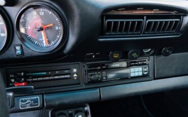 Porsche-911-Coupe-1984-Red-Black-66220-8