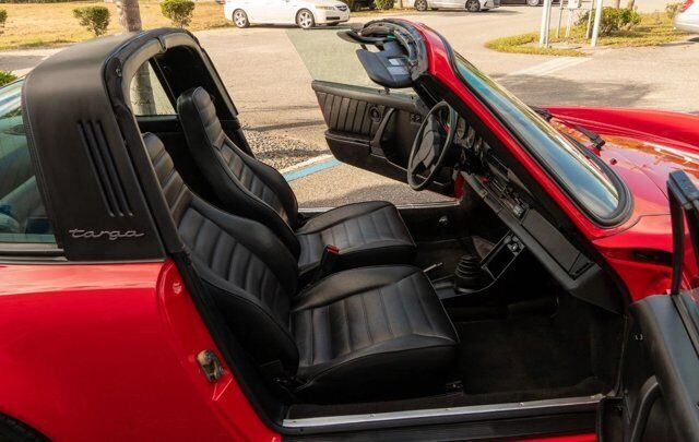 Porsche-911-Coupe-1984-Red-Black-66220-9