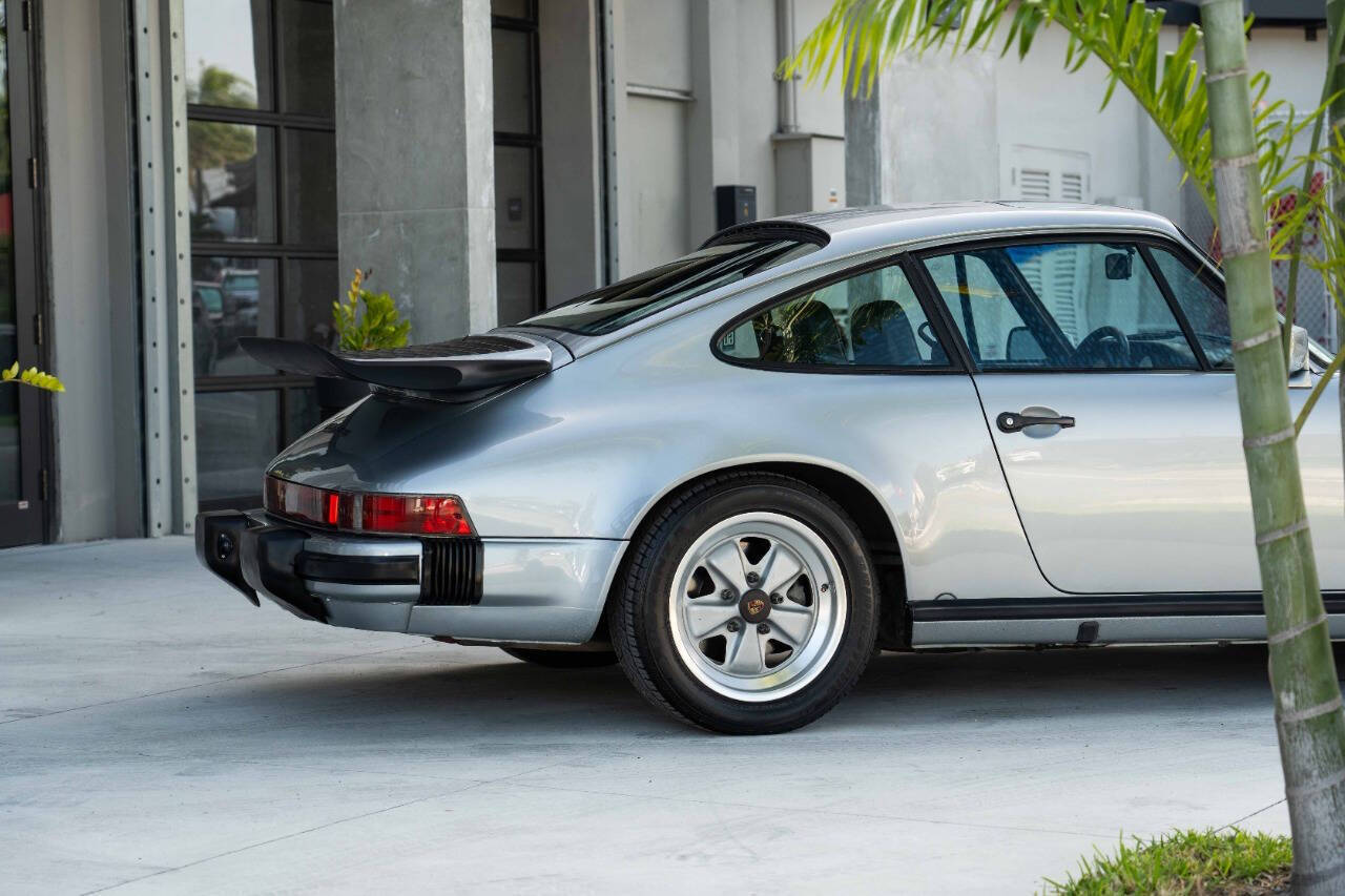 Porsche-911-Coupe-1984-Sapphire-Metallic-Blue-233498-13