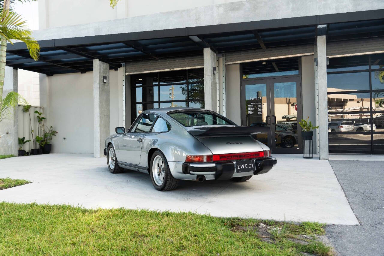 Porsche-911-Coupe-1984-Sapphire-Metallic-Blue-233498-16