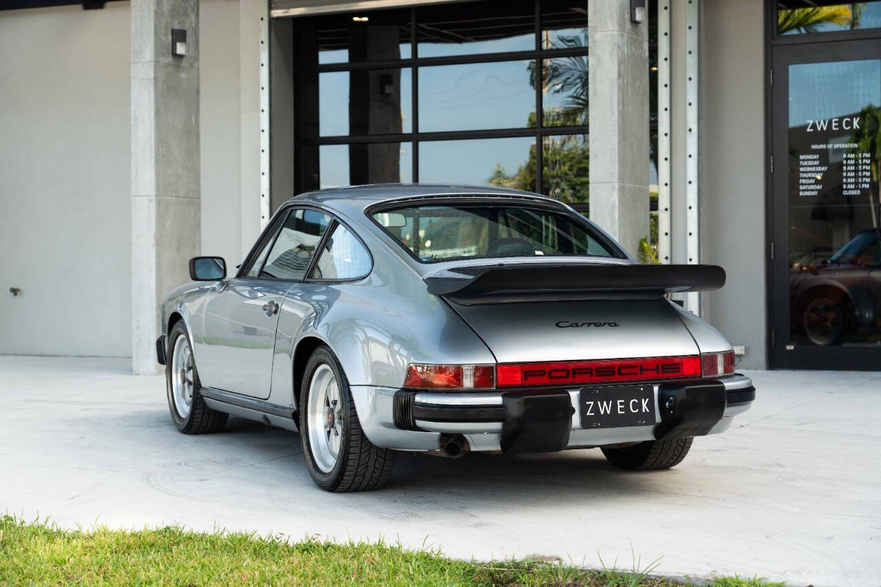 Porsche-911-Coupe-1984-Sapphire-Metallic-Blue-233498-17