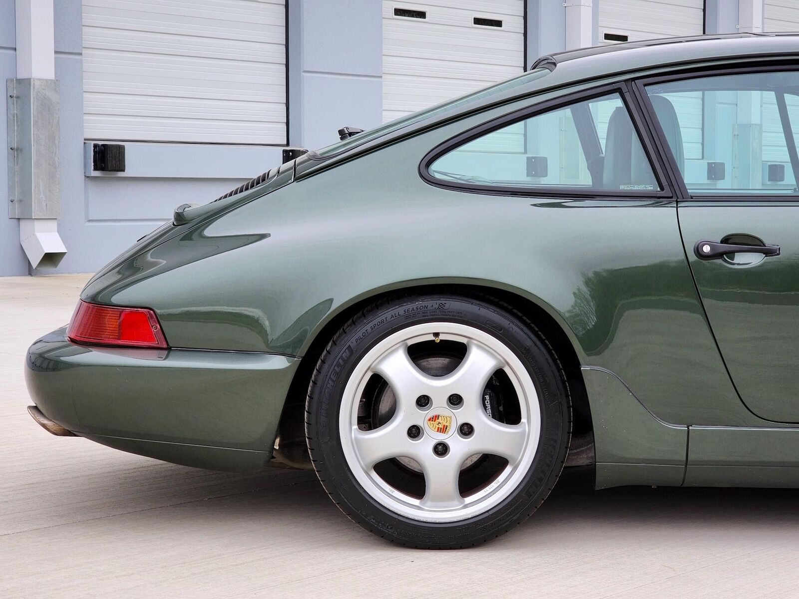 Porsche-911-Coupe-1991-Green-Green-97393-18