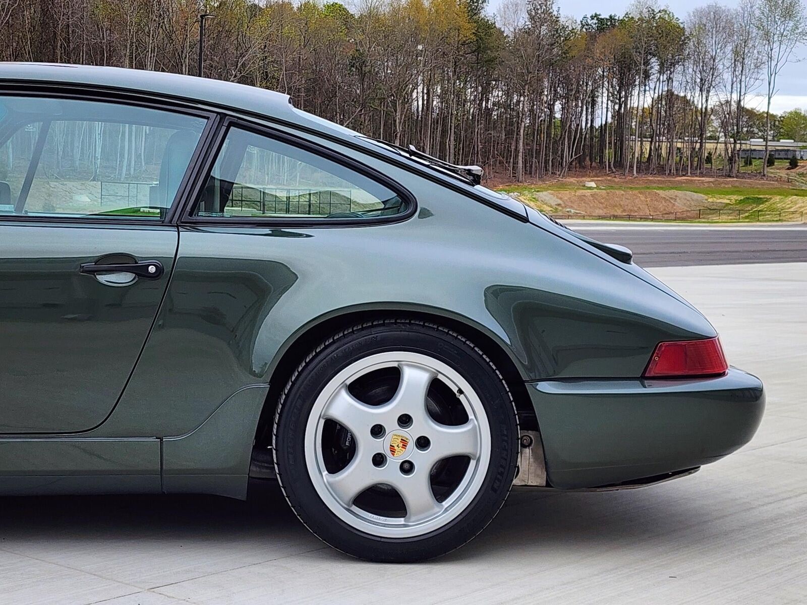 Porsche-911-Coupe-1991-Green-Green-97393-7